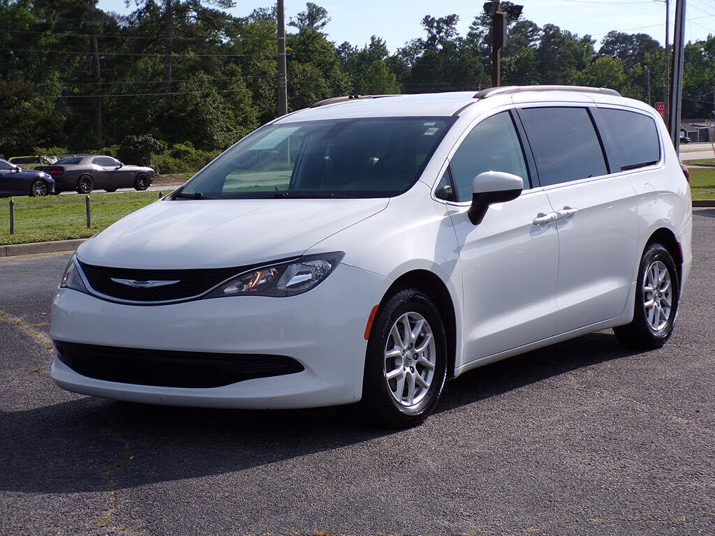 2021 CHRYSLER Voyager