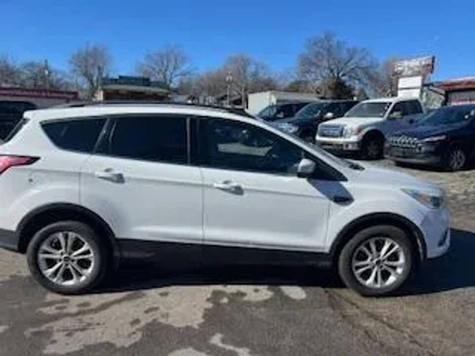 2018 FORD Escape