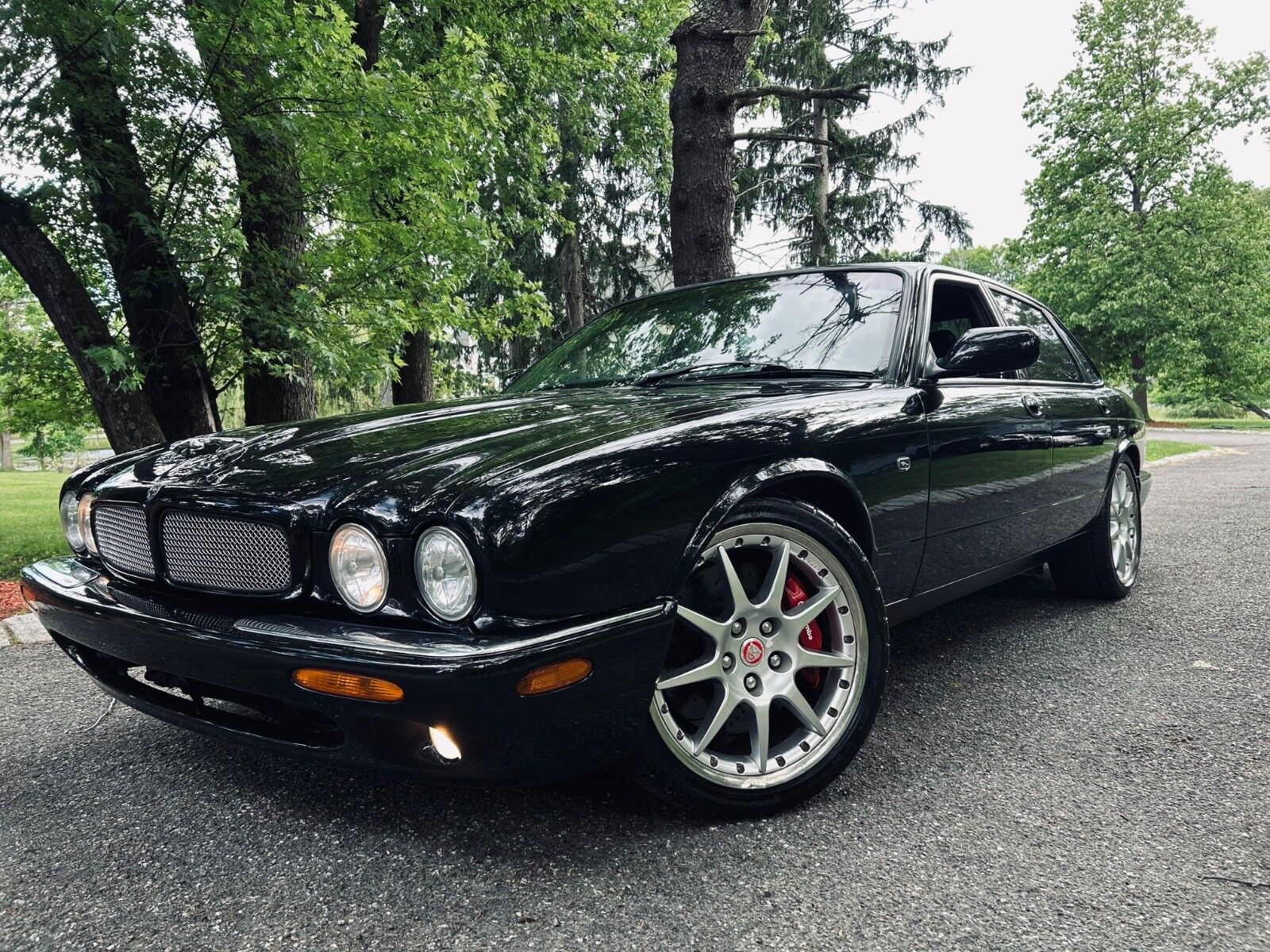 Jaguar XJR