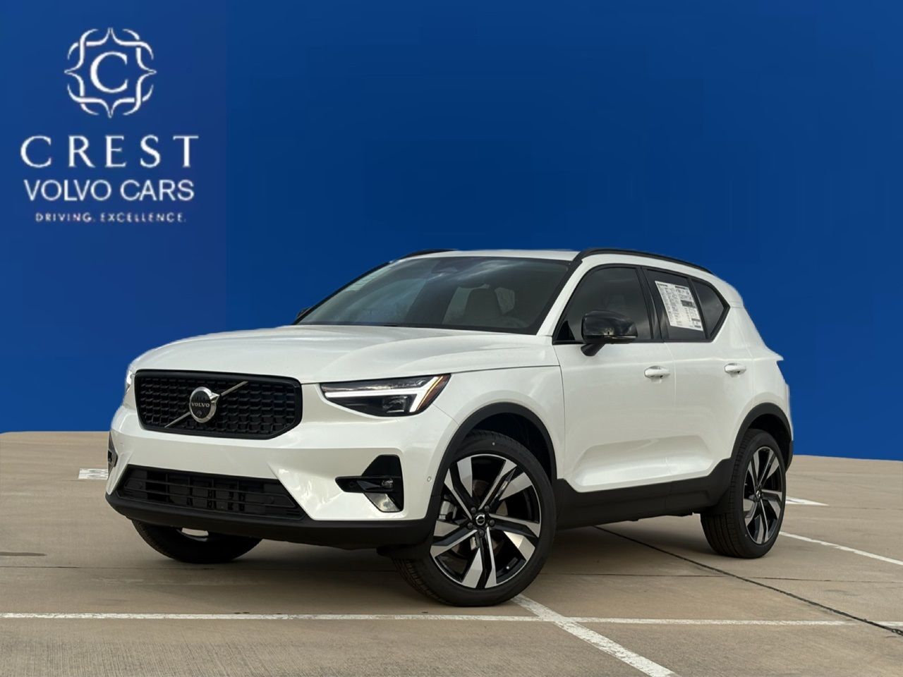 2026 VOLVO XC40