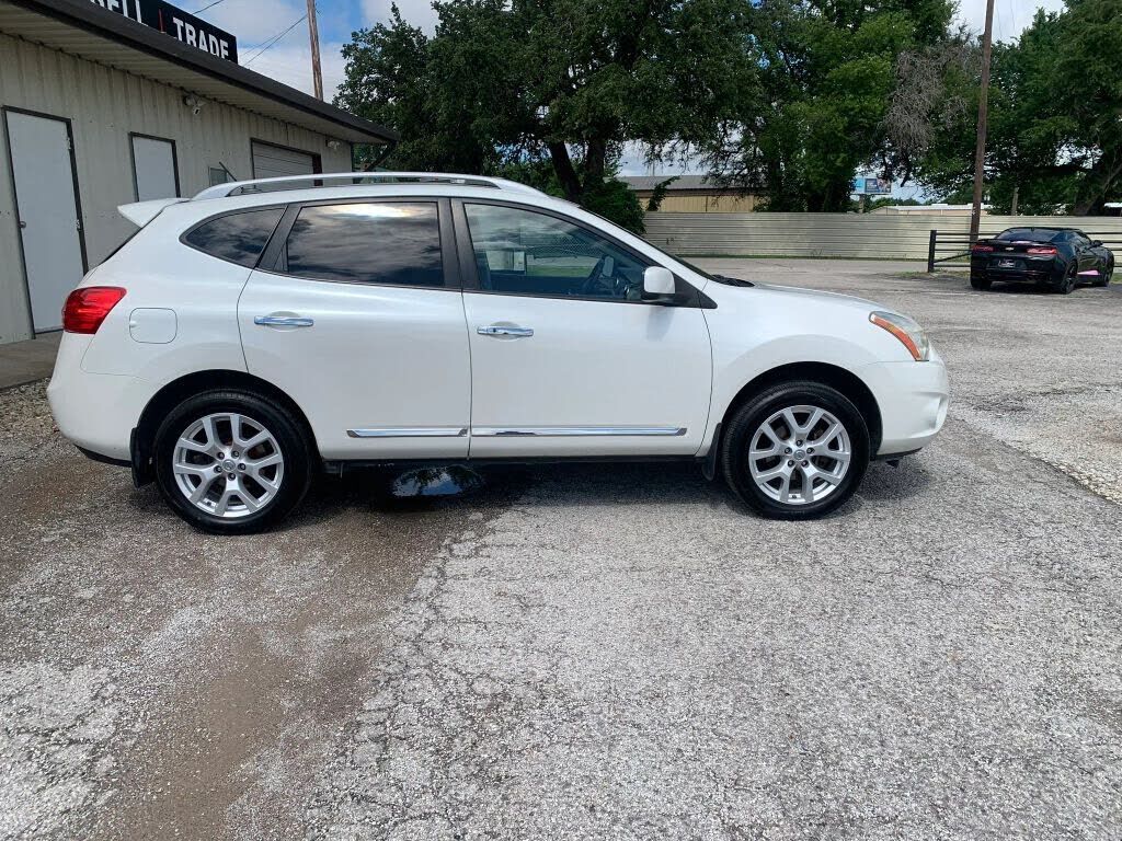 2011 NISSAN Rogue