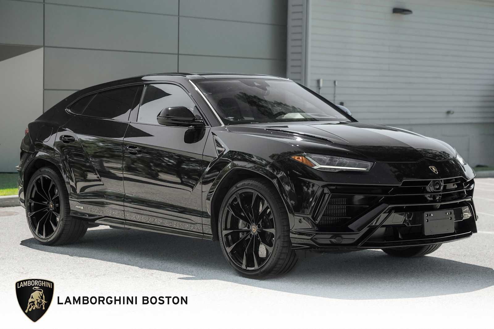 2024 LAMBORGHINI URUS