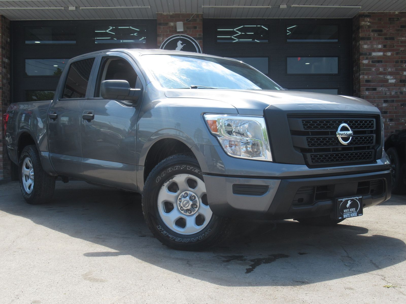2023 NISSAN Titan