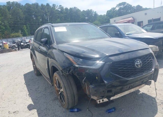 2021 TOYOTA Highlander