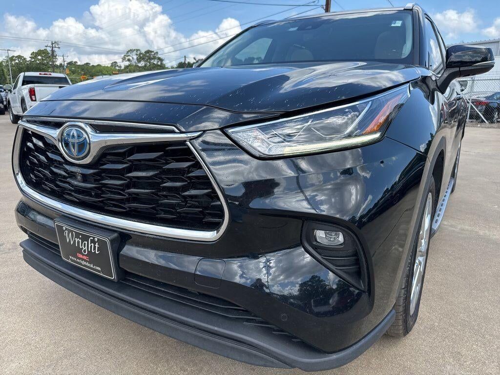 2022 TOYOTA Highlander