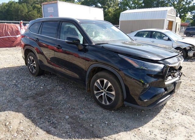 2022 TOYOTA Highlander