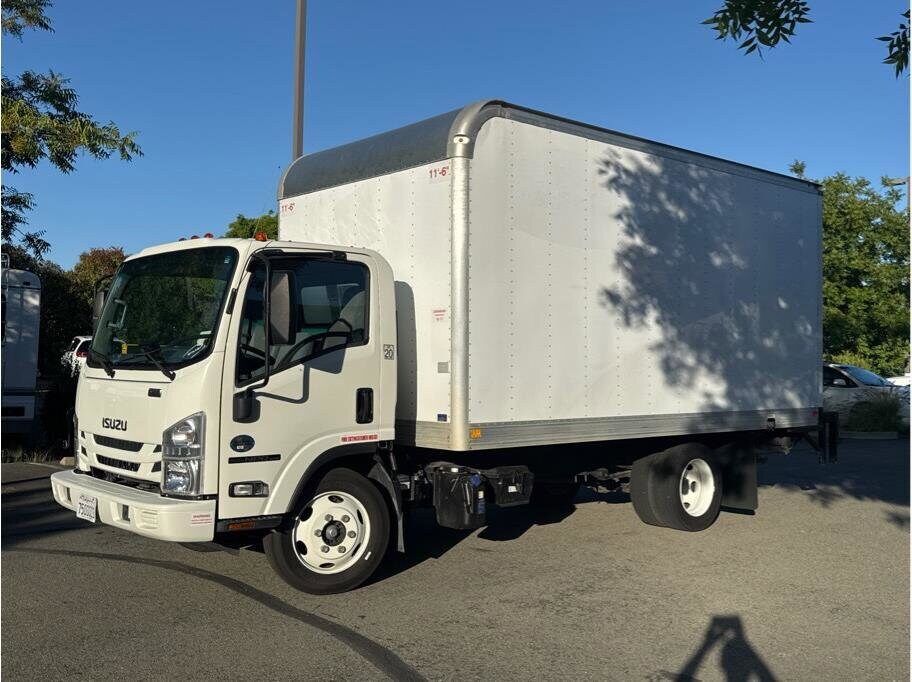 2022 ISUZU NPR-HD