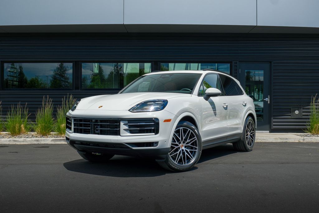 2026 PORSCHE Macan