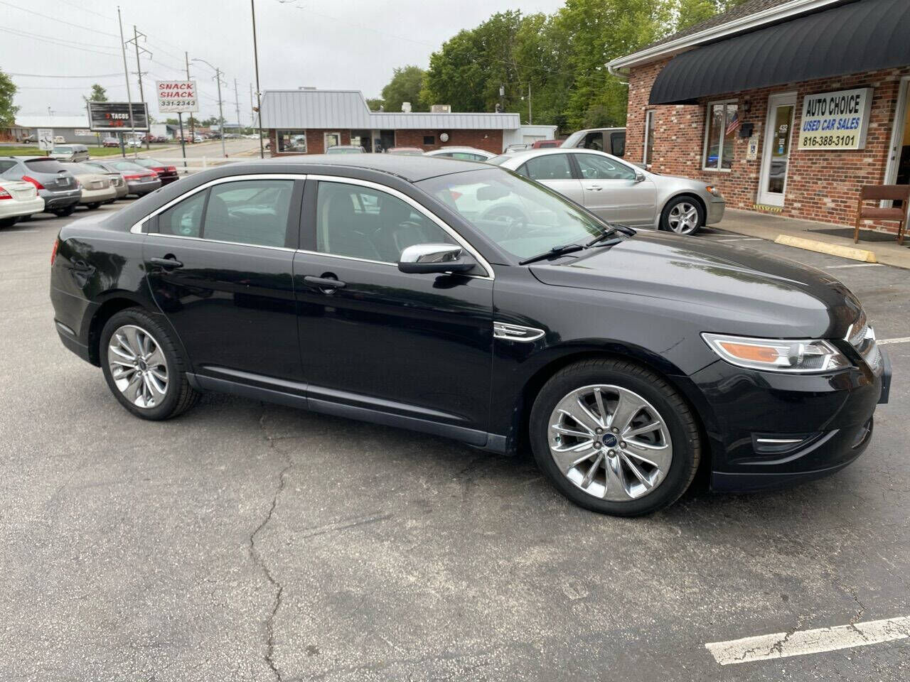 2010 FORD Taurus