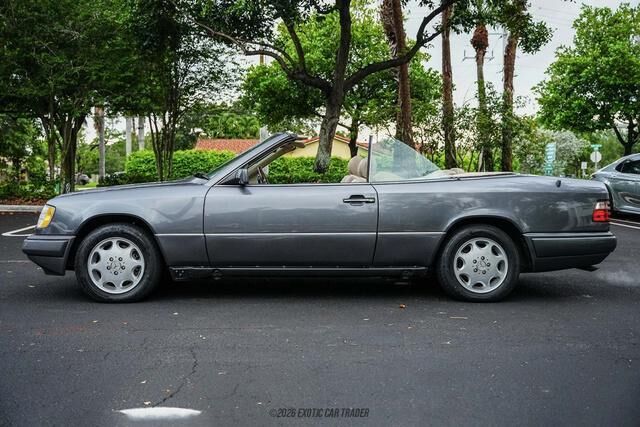 1995 MERCEDES-BENZ E-Class