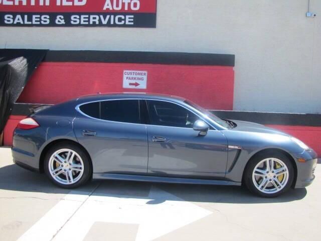 2010 PORSCHE Panamera