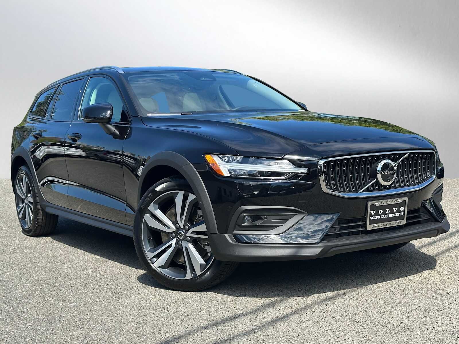 2026 VOLVO V60CC