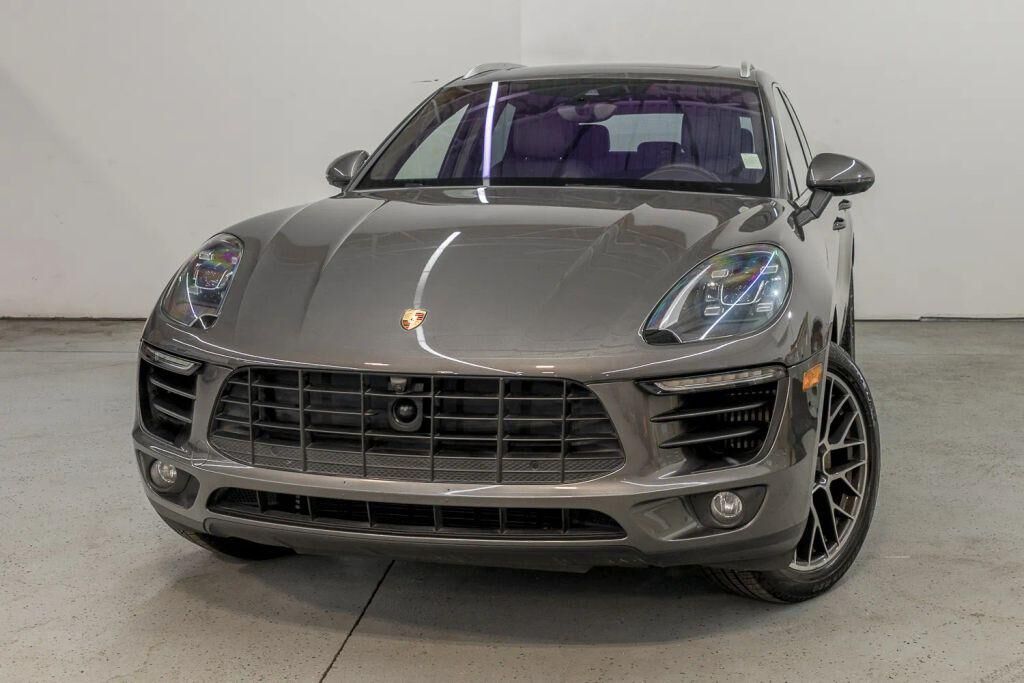 2018 PORSCHE Macan