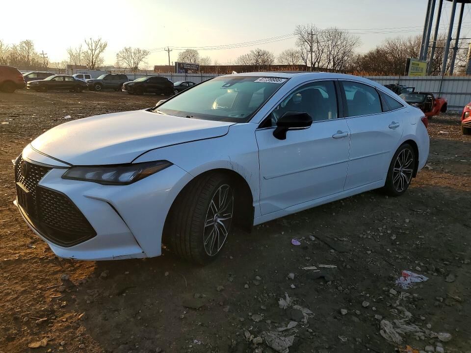2020 TOYOTA Avalon