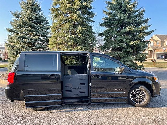 2017 DODGE Grand Caravan