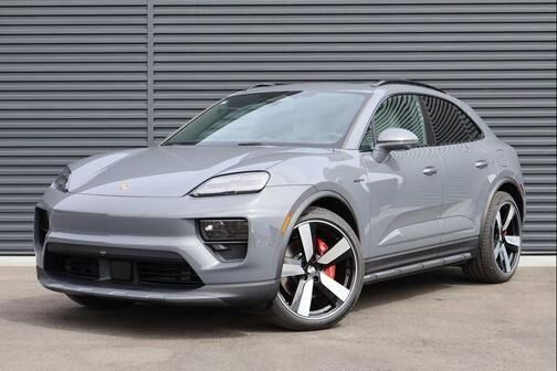 2026 PORSCHE Macan