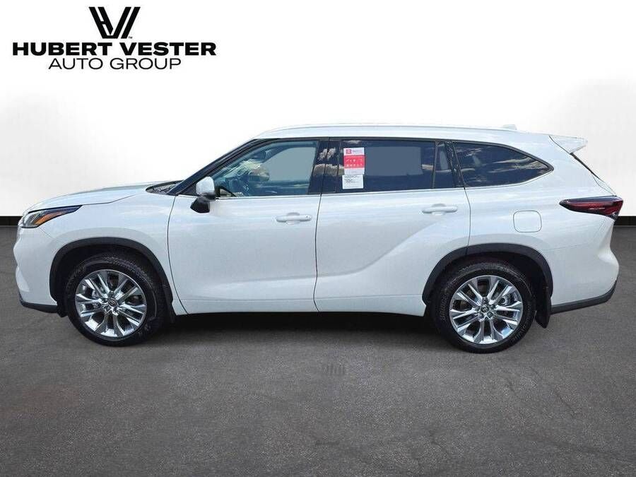 2026 TOYOTA Highlander