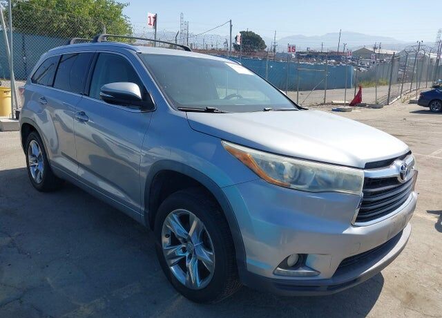 2015 TOYOTA Highlander