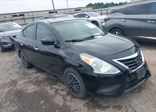 2017 NISSAN Versa