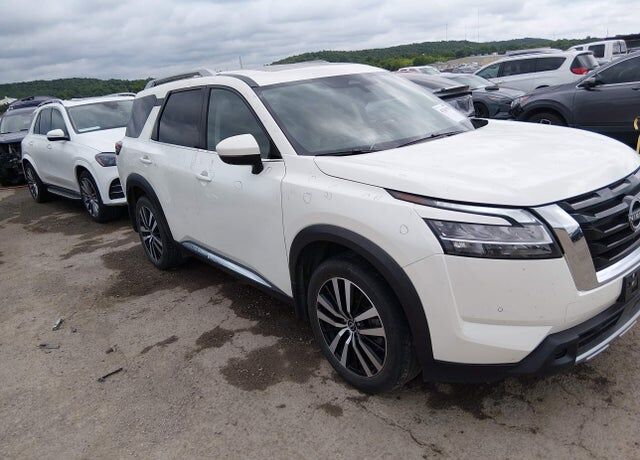 2024 NISSAN Pathfinder