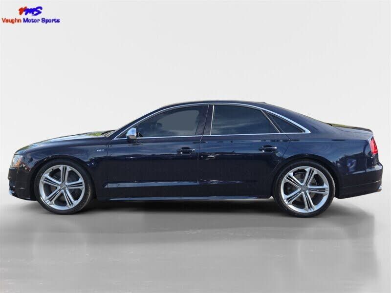 2013 Audi S8