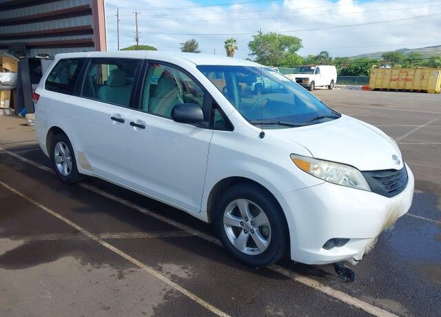 2014 TOYOTA Sienna