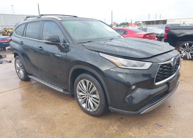 2021 TOYOTA Highlander