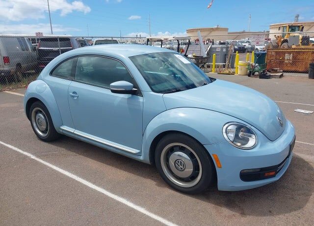 2012 VOLKSWAGEN Beetle
