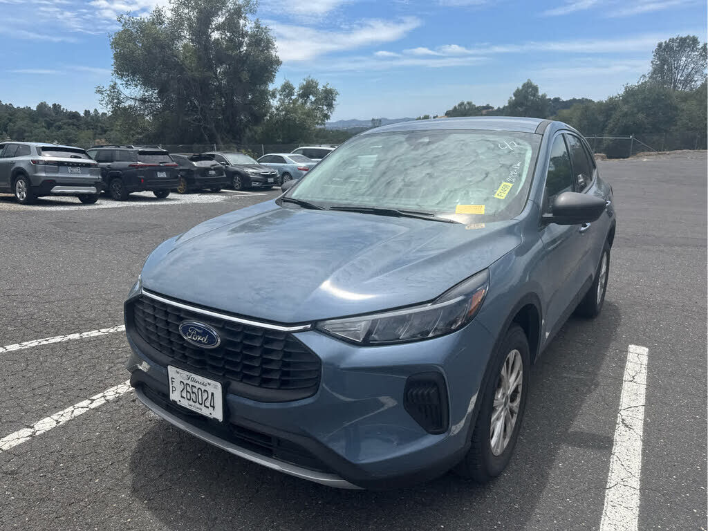 2024 FORD Escape