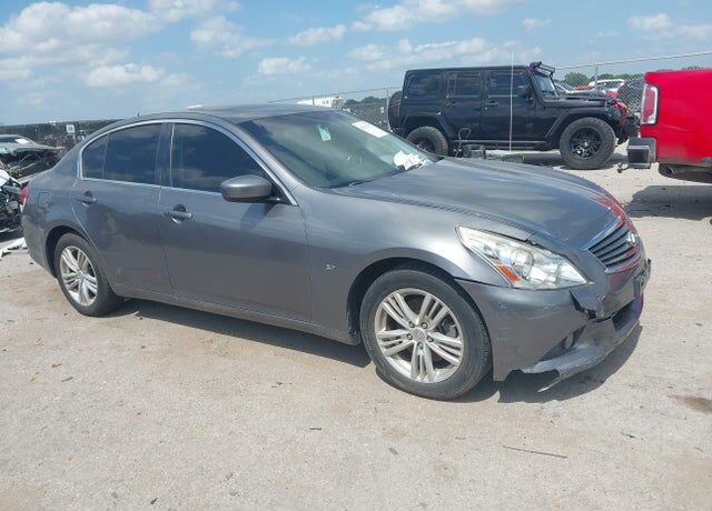 2015 INFINITI Q40