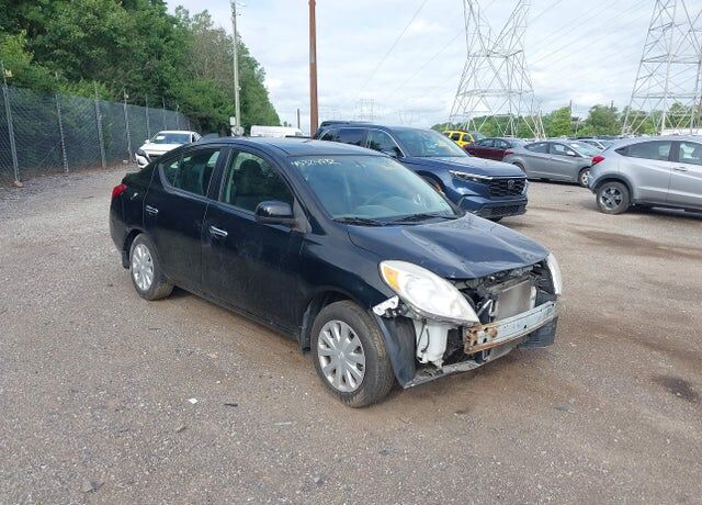 2012 NISSAN Versa