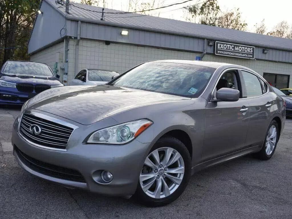 2011 INFINITI M37