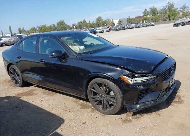 2022 VOLVO S60