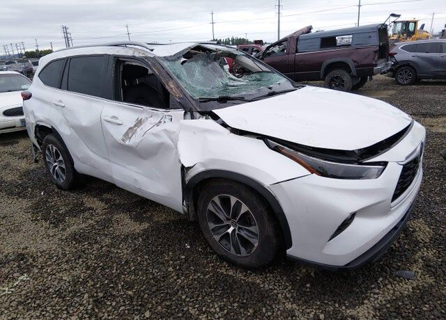 2022 TOYOTA Highlander