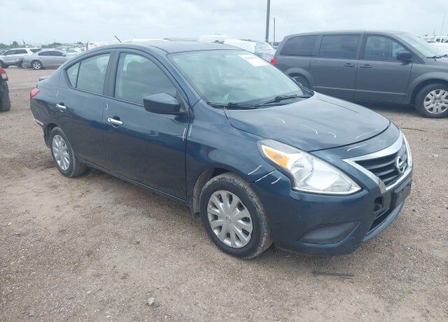 2015 NISSAN Versa