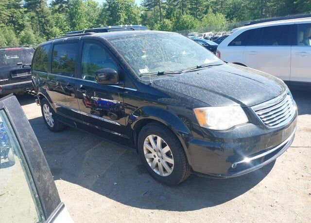 2014 CHRYSLER Town and Country