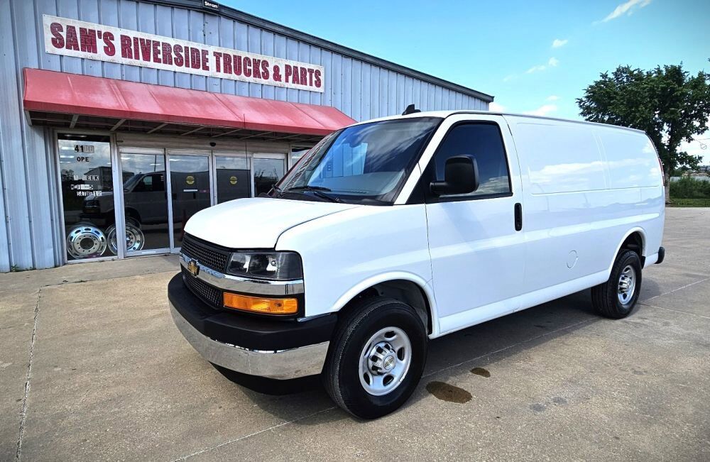 2023 CHEVROLET Express