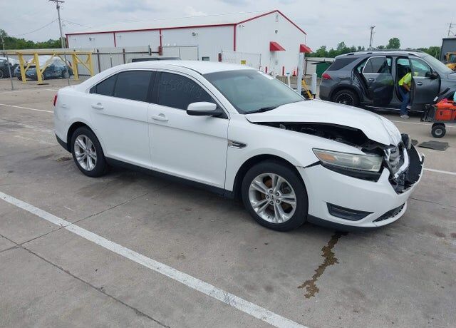 2013 FORD Taurus