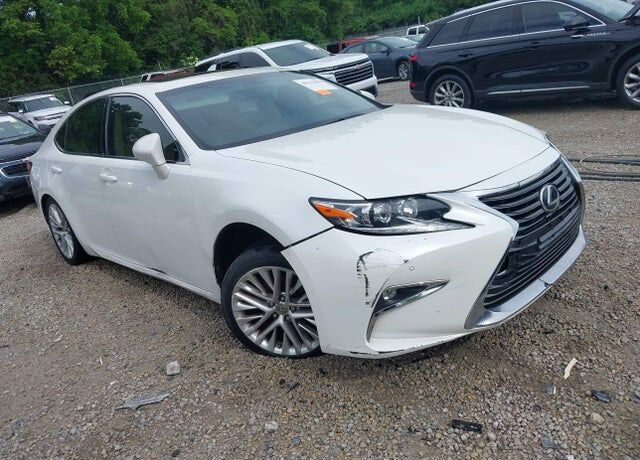2016 LEXUS ES