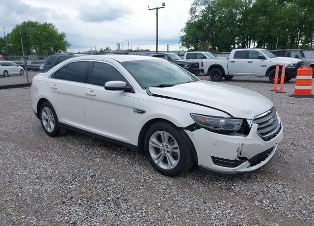 2016 FORD Taurus
