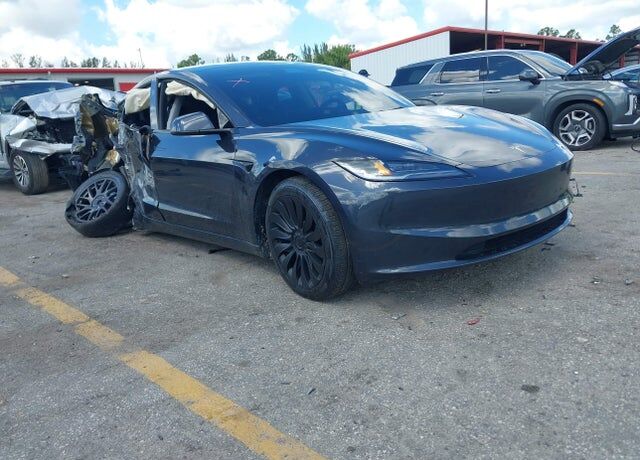 2024 TESLA Model 3