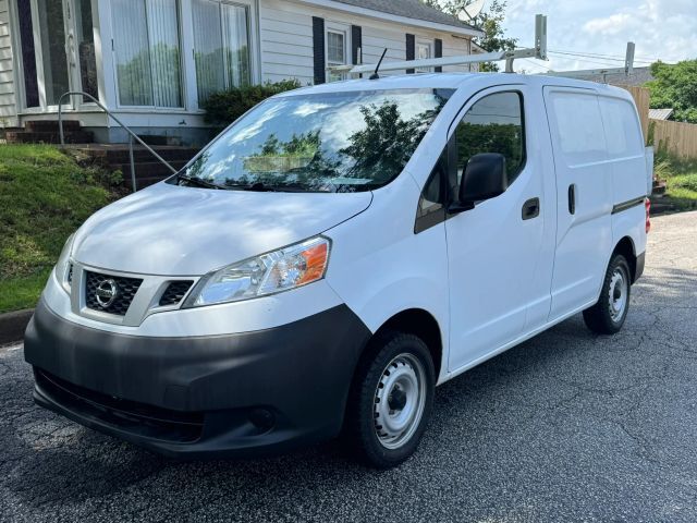 2017 NISSAN NV200