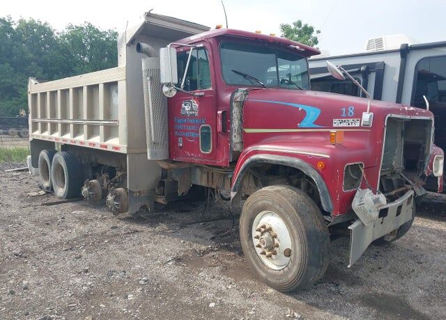 1996 INTERNATIONAL 5000