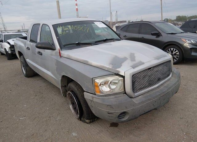 2005 DODGE Dakota