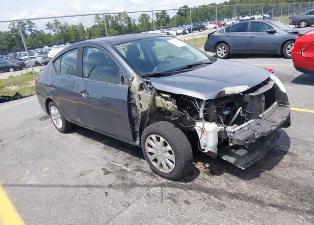 2019 NISSAN Versa