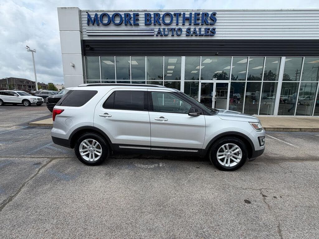 2017 FORD Explorer