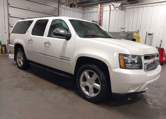 2011 CHEVROLET Suburban
