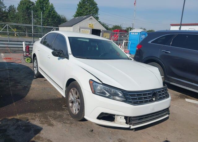2016 VOLKSWAGEN Passat