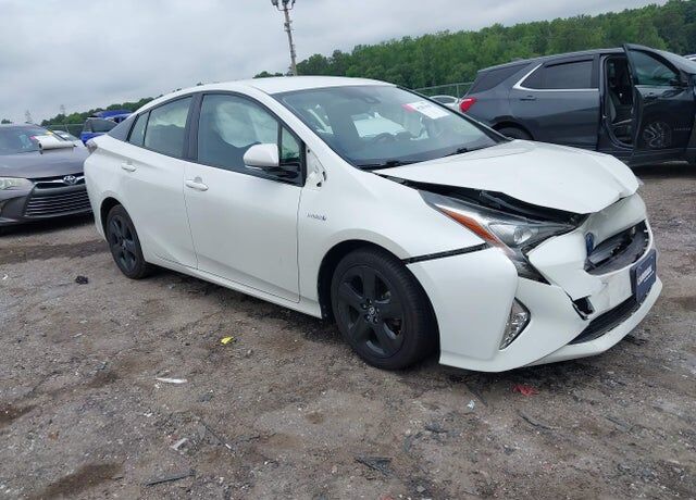 2016 TOYOTA PRIUS