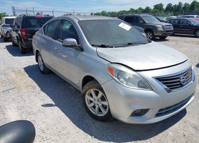 2012 NISSAN Versa